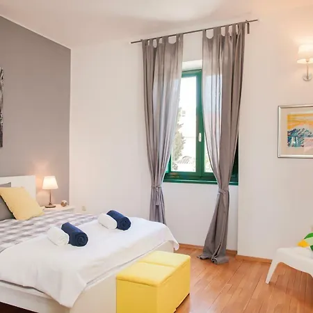 Petini Apartment *